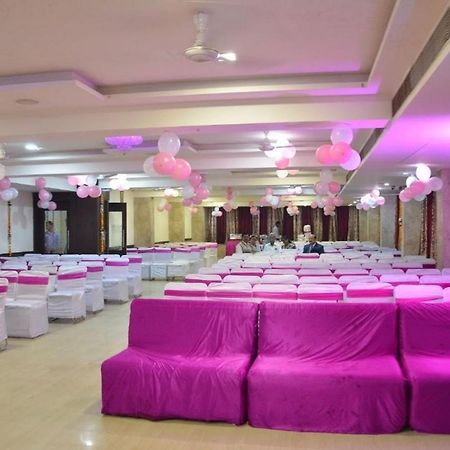 Hotel Radiance Гвалиор Екстериор снимка